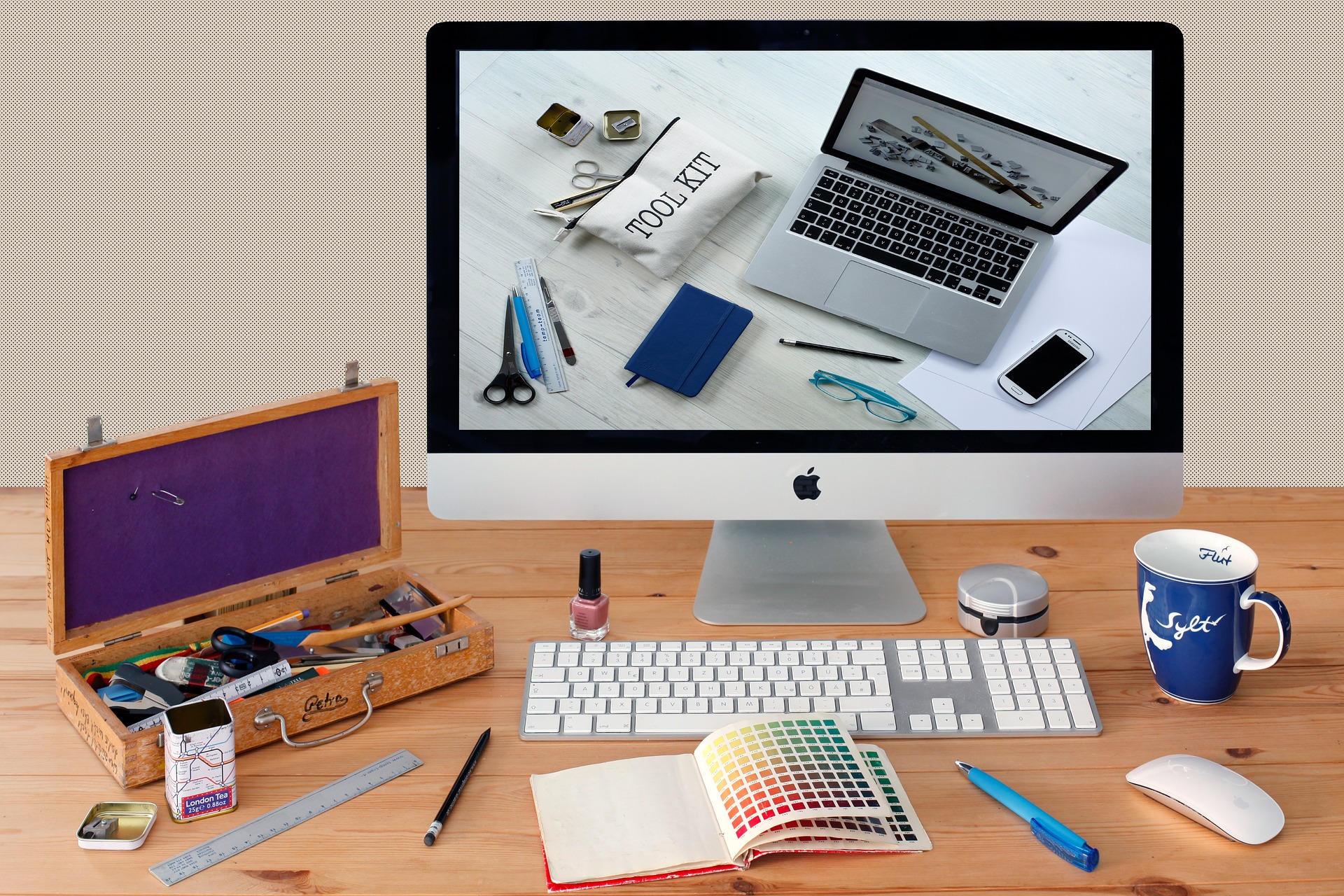 UX/UI Design 1 communication-2805785_1920